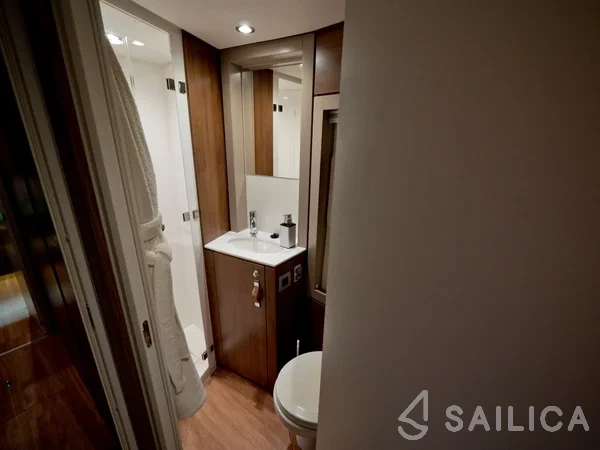 Bali 4.4 - Yacht Charter Sailica