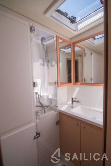 Lagoon 52F - Yacht Charter Sailica