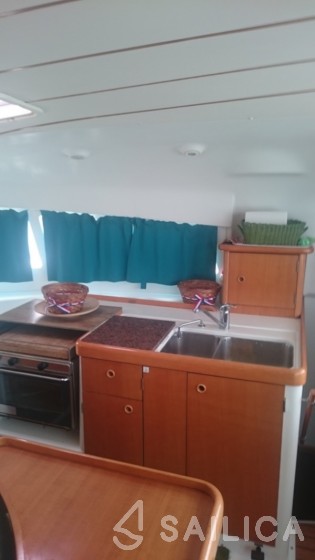 Lagoon 410 S2 - Yacht Charter Sailica