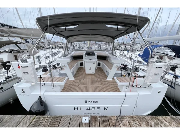 Oceanis 51.1 - Yacht Charter Sailica