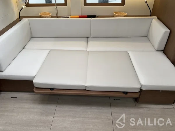 Oceanis 51.1 - Yacht Charter Sailica