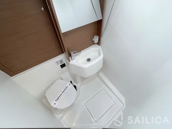 Oceanis 51.1 - Yacht Charter Sailica