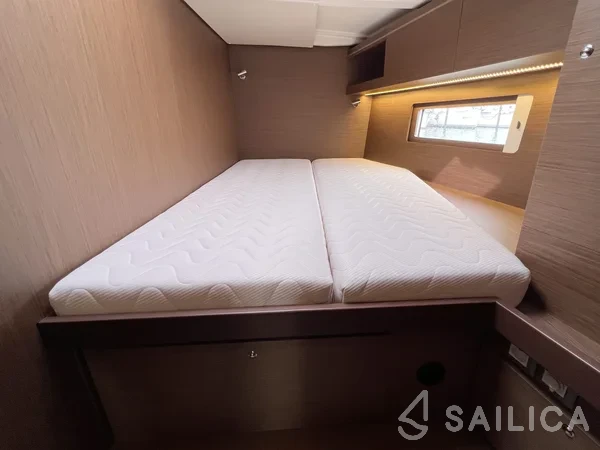 Oceanis 51.1 - Yacht Charter Sailica