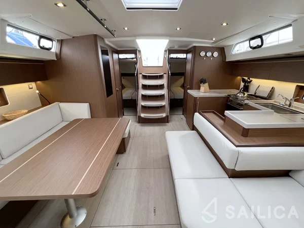 Oceanis 51.1 - Yacht Charter Sailica