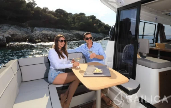 Merry Fisher 1095 - Yacht Charter Sailica