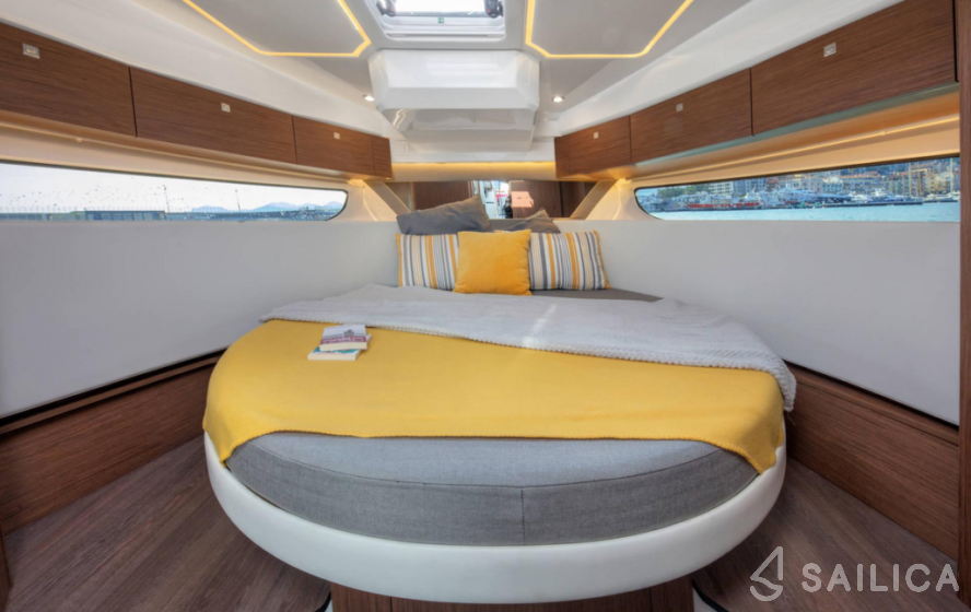Merry Fisher 1095 - Yacht Charter Sailica