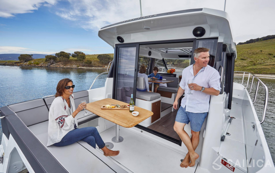 Merry Fisher 1095 - Yacht Charter Sailica