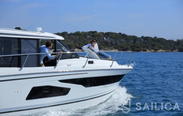 Merry Fisher 1095 - Yacht Charter Sailica