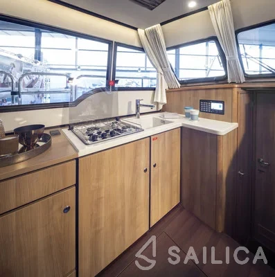 Linssen Grand Sturdy 35.0 Sedan - Yacht Charter Sailica