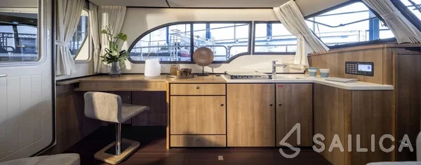 Linssen Grand Sturdy 35.0 Sedan - Yacht Charter Sailica