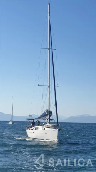 Oceanis 43 - Yacht Charter Sailica