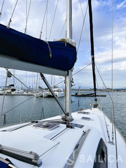 Oceanis 43 - Yacht Charter Sailica