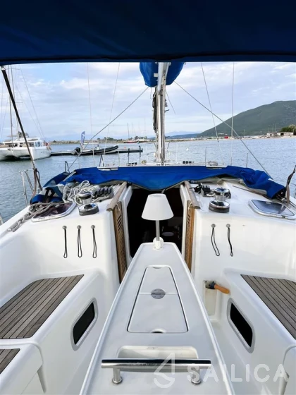 Oceanis 43 - Yacht Charter Sailica