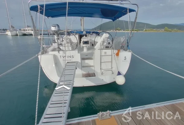 Oceanis 43 - Yacht Charter Sailica