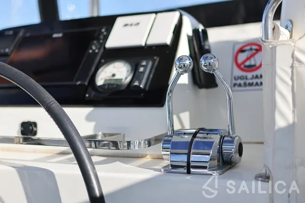 Lagoon 42 - Yacht Charter Sailica