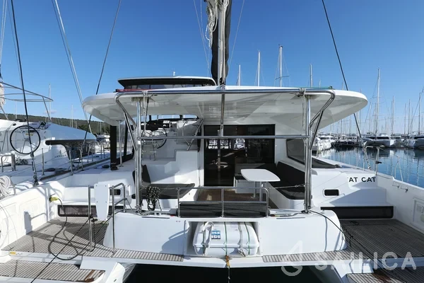 Lagoon 42 - Yacht Charter Sailica