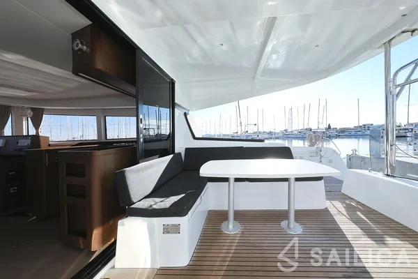 Lagoon 42 - Yacht Charter Sailica
