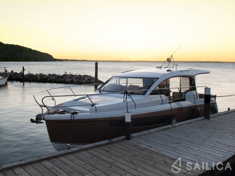 Sealine C330 - Yacht Charter Sailica