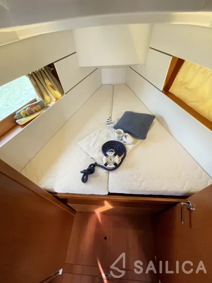 Oceanis 35.1 - Yacht Charter Sailica
