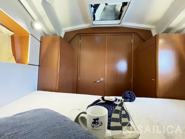 Oceanis 35.1 - Yacht Charter Sailica