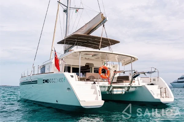 Lagoon 450  Flybridge - Yacht Charter Sailica