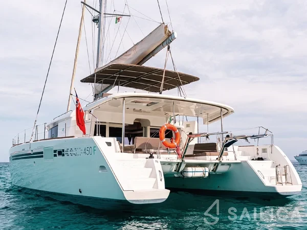 Lagoon 450  Flybridge - Yacht Charter Sailica