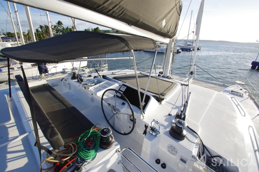 Lagoon 450  Flybridge - Yacht Charter Sailica