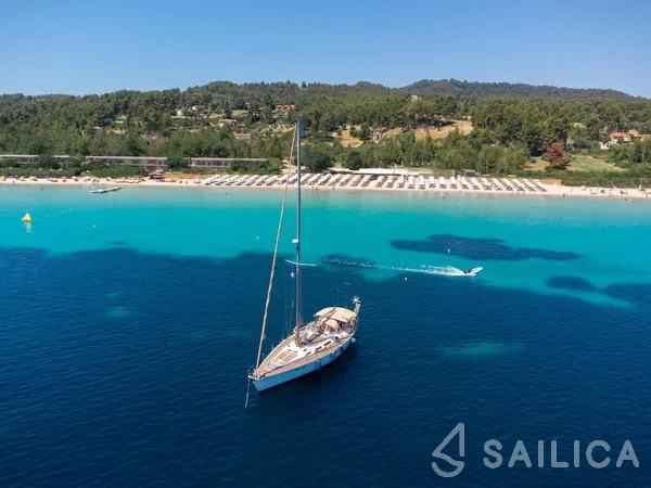 Jeanneau 51 - Yacht Charter Sailica
