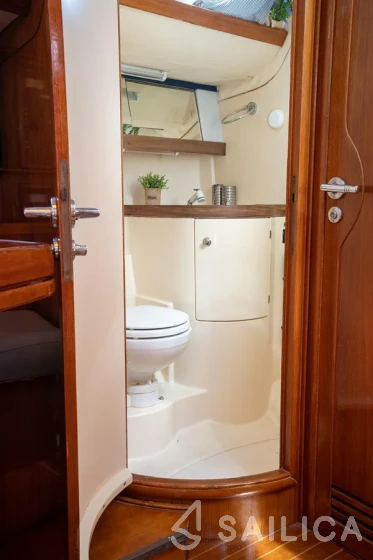 Jeanneau 51 - Yacht Charter Sailica