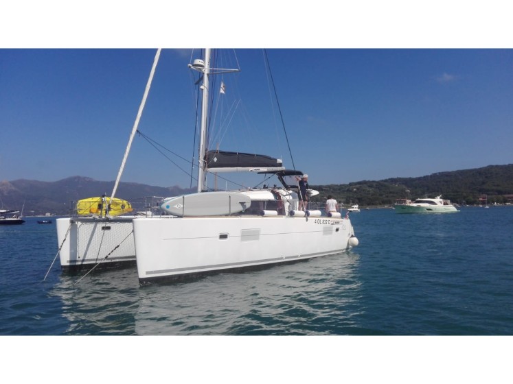 Lagoon 400 S2 - Yacht Charter Sailica