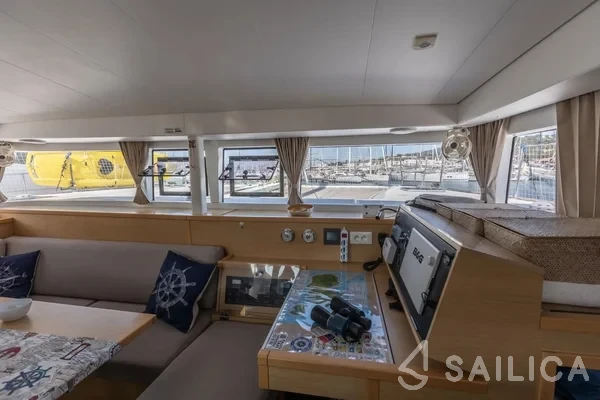 Lagoon 400 S2 - Yacht Charter Sailica