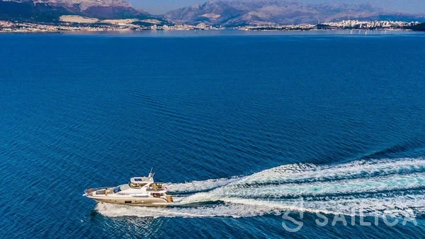 Azimut 66 - Yacht Charter Sailica