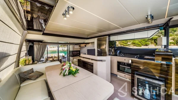 Azimut 66 - Yacht Charter Sailica