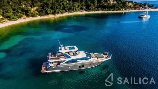 Azimut 66 - Yacht Charter Sailica