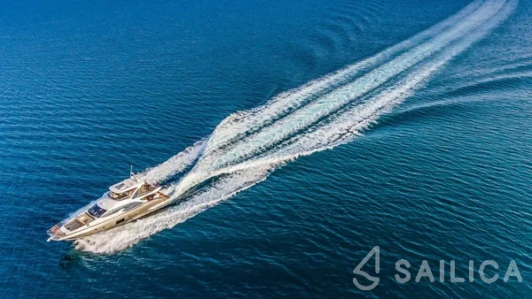 Azimut 66 - Yacht Charter Sailica