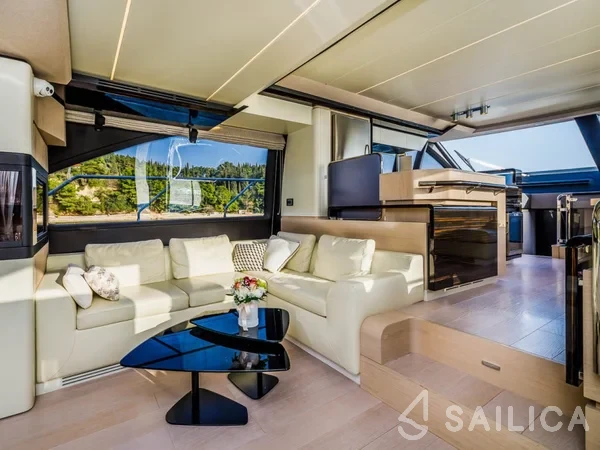 Azimut 66 - Yacht Charter Sailica