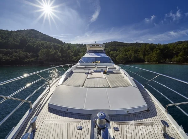 Azimut 72 - Yacht Charter Sailica