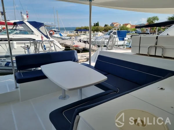 Lagoon 450 S - 4 + 2 cab. - Yacht Charter Sailica