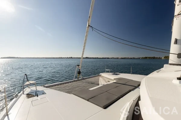 Elba 45 - Yacht Charter Sailica