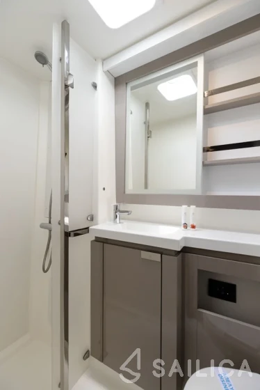 Elba 45 - Yacht Charter Sailica