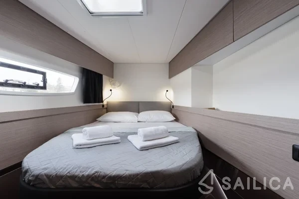 Elba 45 - Yacht Charter Sailica