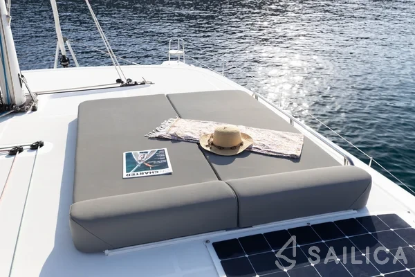 Lagoon 42 - Yacht Charter Sailica