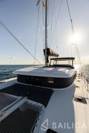 Lagoon 42 - Yacht Charter Sailica