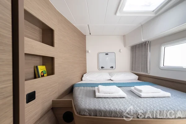 Lagoon 42 - Yacht Charter Sailica