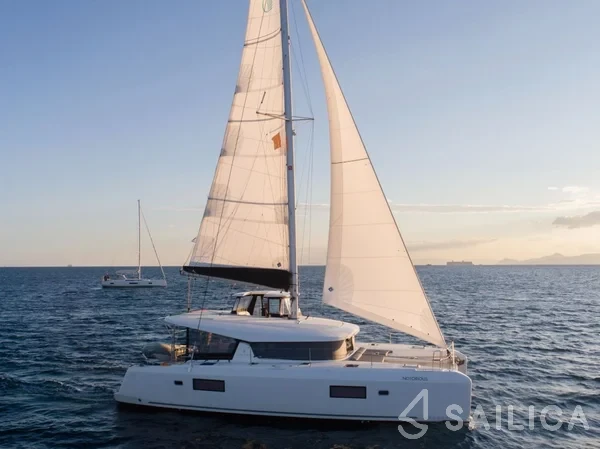 Lagoon 42 - Yacht Charter Sailica