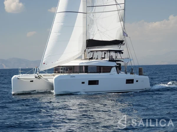 Lagoon 42 - Yacht Charter Sailica