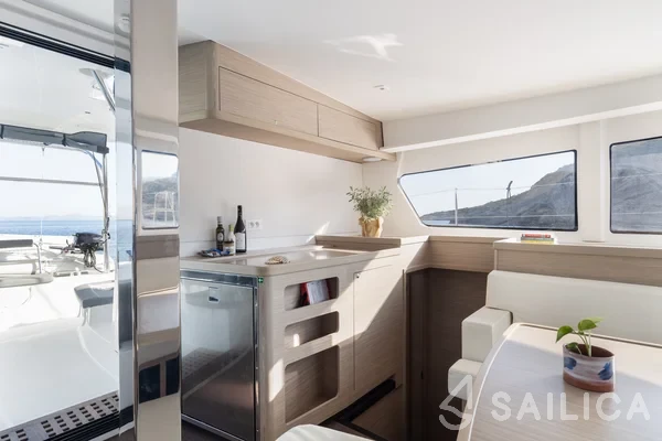 Lagoon 42 - Yacht Charter Sailica