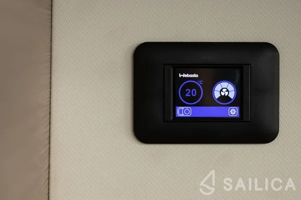 Lagoon 42 - Yacht Charter Sailica