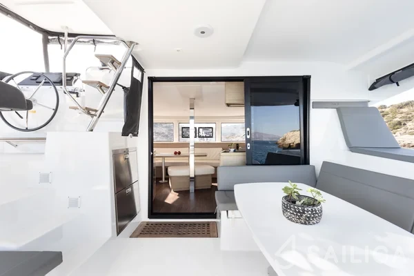 Lagoon 42 - Yacht Charter Sailica