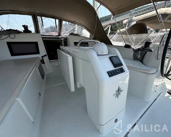 Sun Odyssey 410 - Yacht Charter Sailica